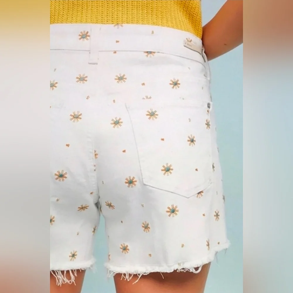 Anthropologie White Starburst Embroidered Jean Shorts NWOT - Picture 3 of 10